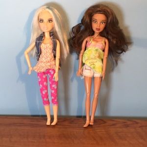 Lot of 2 Liv dolls